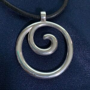 James Avery sterling silver circle swirl pendant (retired)